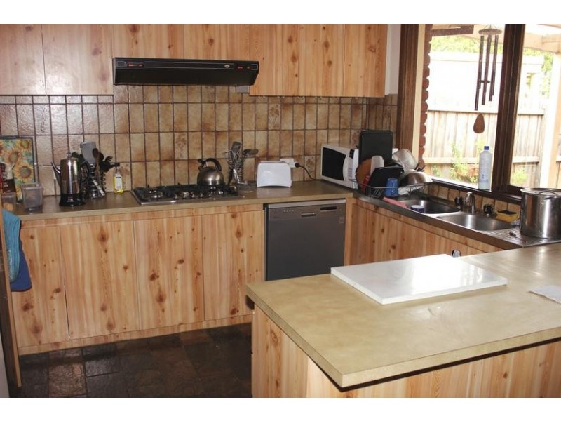 9 Ashcombe Drive, Ringwood VIC 3134