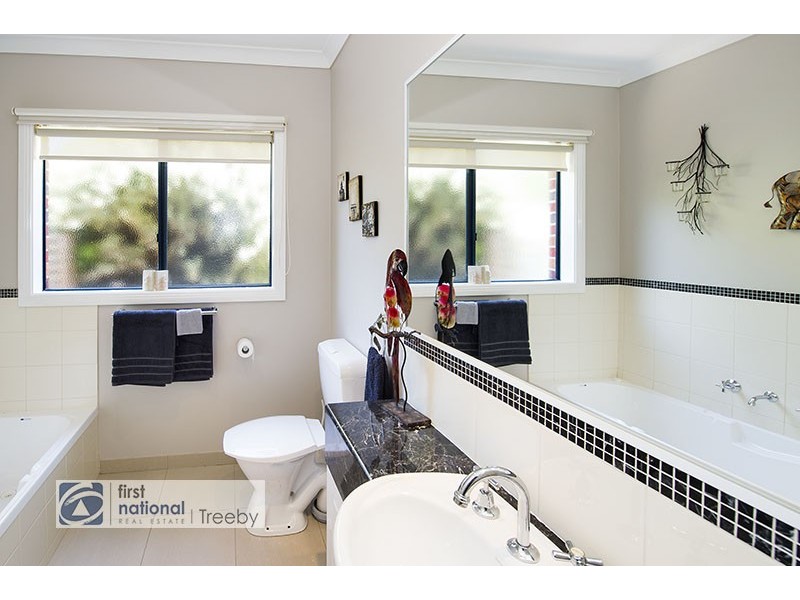 2/16 Derwent Street, Ringwood North VIC 3134