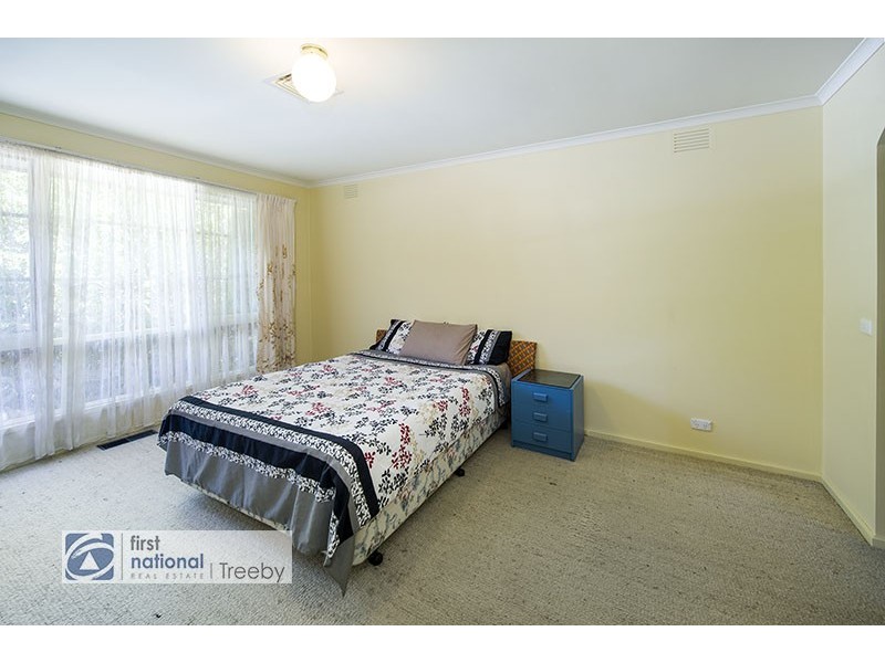 33 Savanna Drive, Mooroolbark VIC 3138