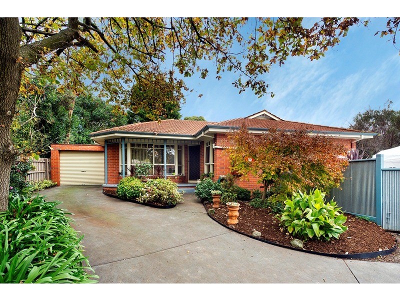 2/15 Beaufort Road, Croydon VIC 3136