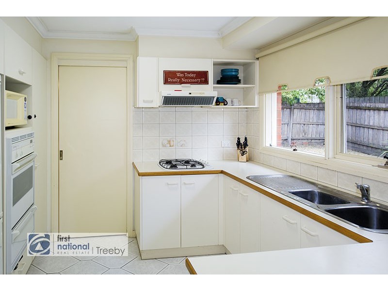 2/15 Beaufort Road, Croydon VIC 3136