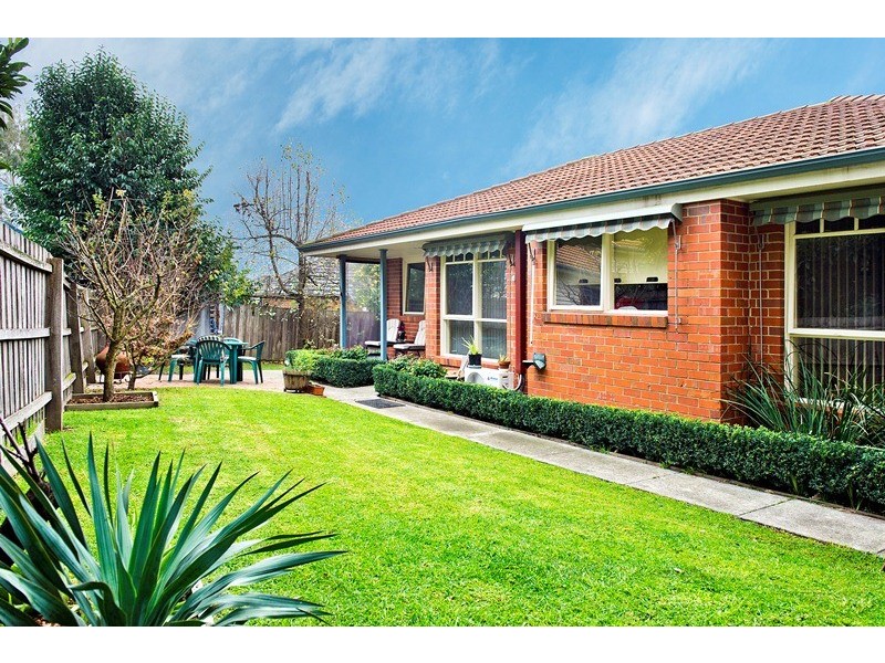 2/15 Beaufort Road, Croydon VIC 3136