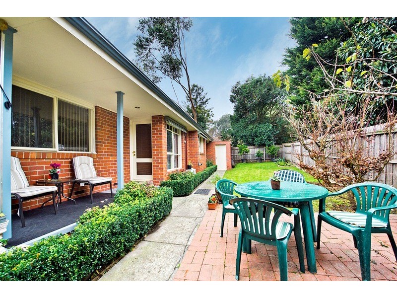 2/15 Beaufort Road, Croydon VIC 3136