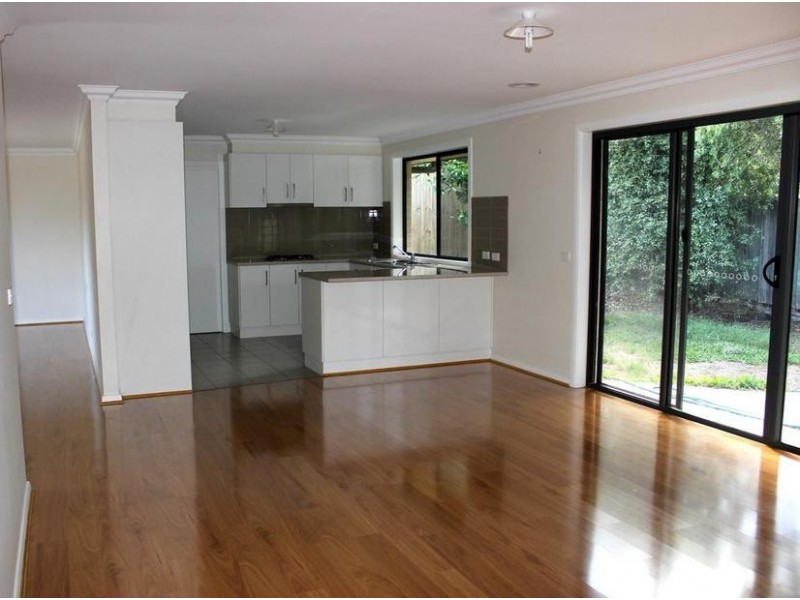 8a Edith Avenue, Croydon VIC 3136