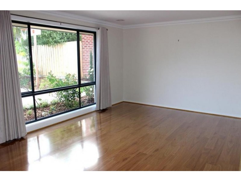 8a Edith Avenue, Croydon VIC 3136