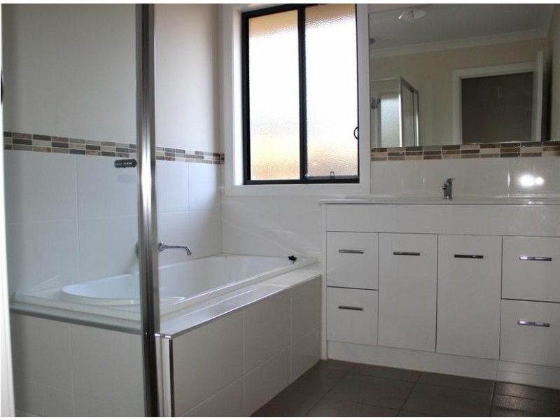 8a Edith Avenue, Croydon VIC 3136