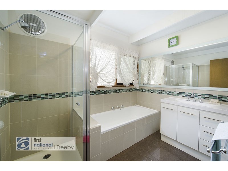 4 Eliza Close, Warranwood VIC 3134