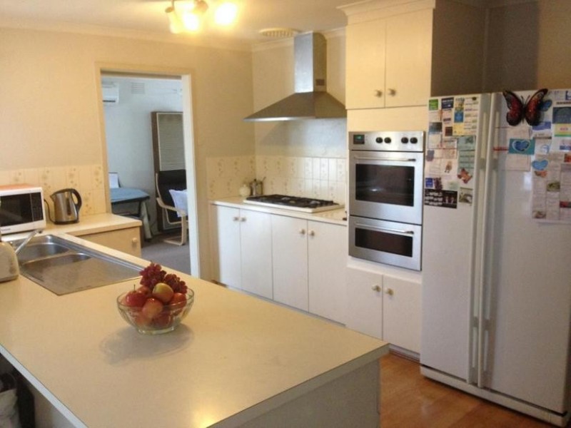 4 Jull Parade, Ringwood North VIC 3134