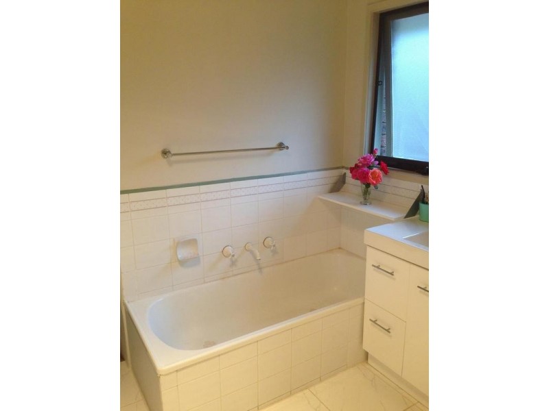 4 Jull Parade, Ringwood North VIC 3134