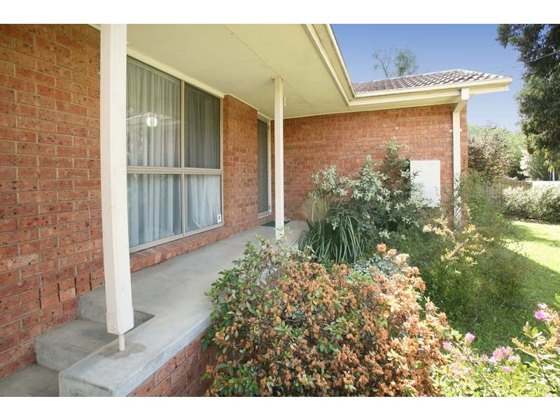 1 Blue Mist Drive, Croydon South VIC 3136