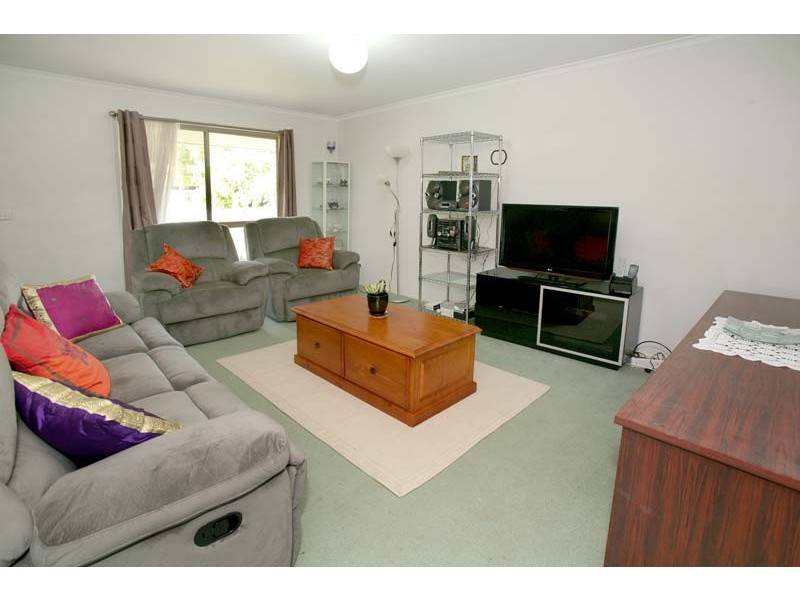 1 Blue Mist Drive, Croydon South VIC 3136