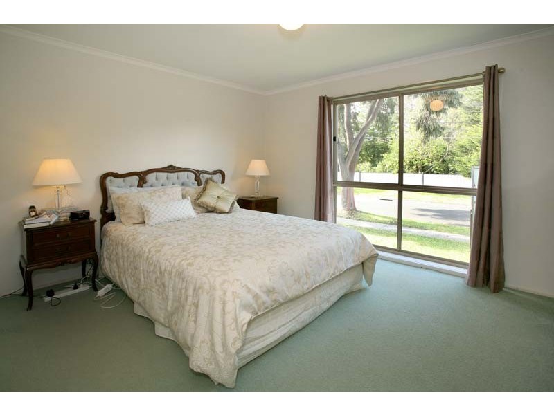 1 Blue Mist Drive, Croydon South VIC 3136
