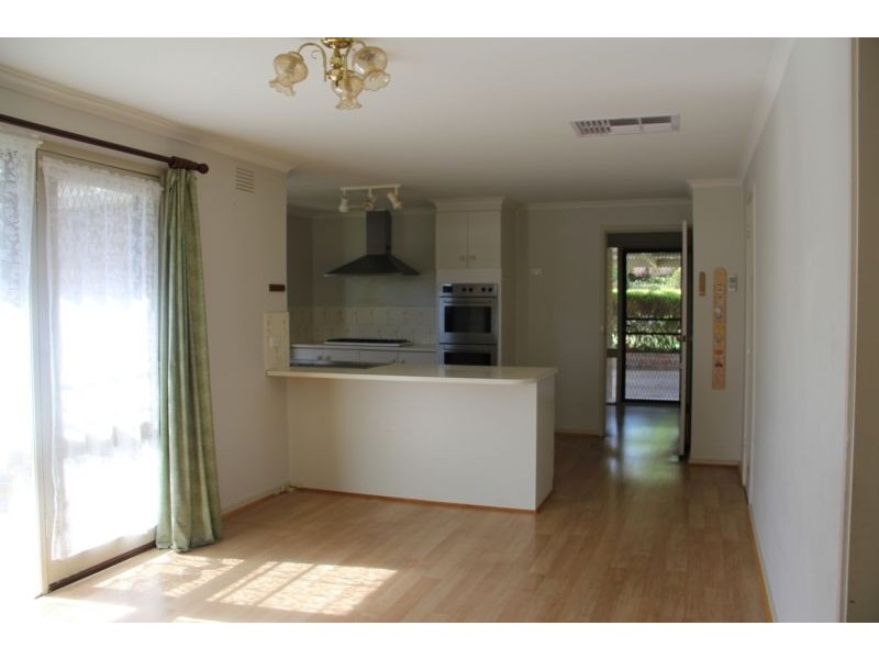 4 Jull Parade, Ringwood North VIC 3134