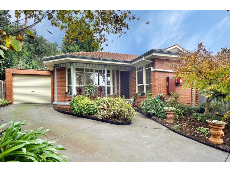 2/15 Beaufort Road, Croydon VIC 3136