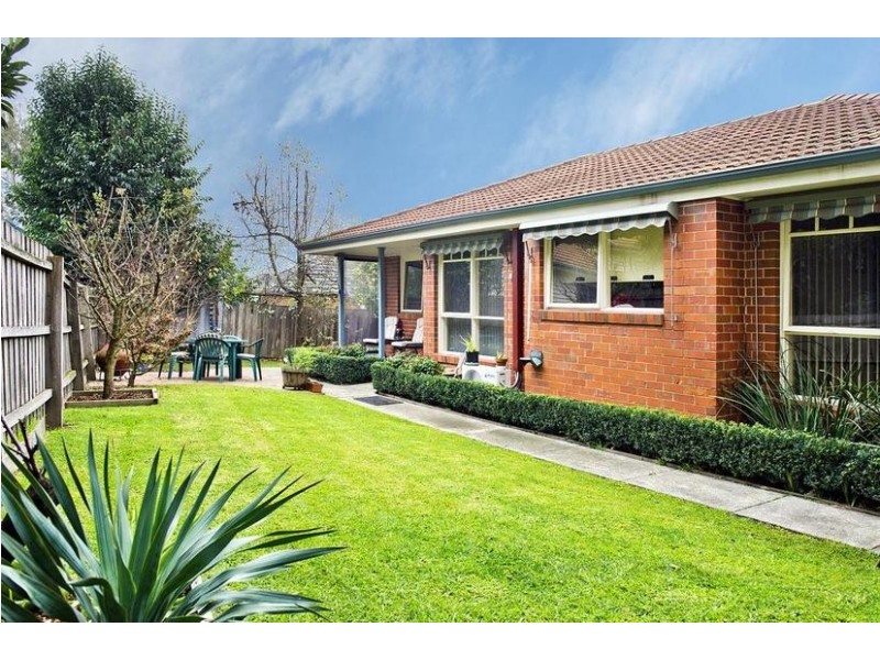 2/15 Beaufort Road, Croydon VIC 3136