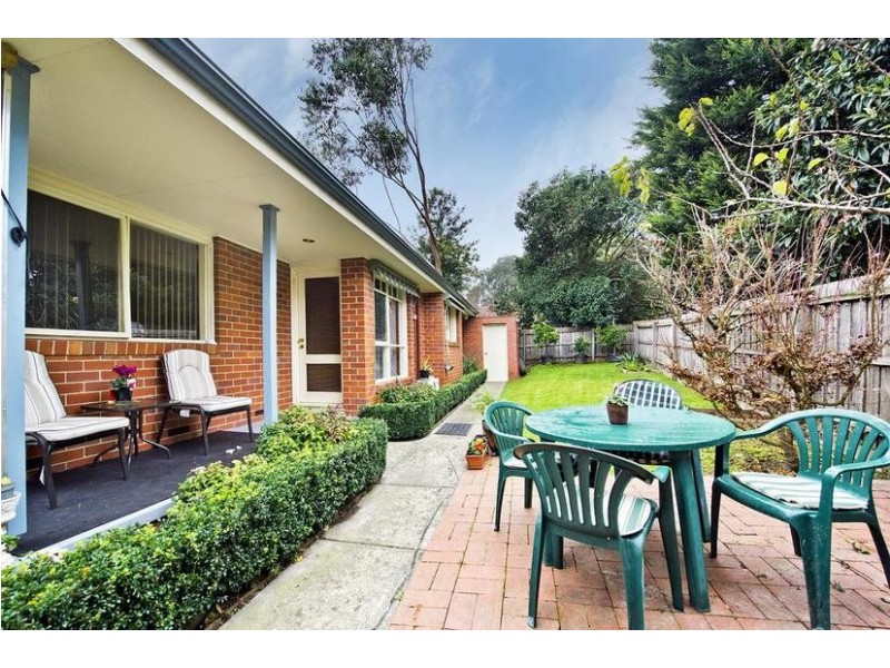 2/15 Beaufort Road, Croydon VIC 3136