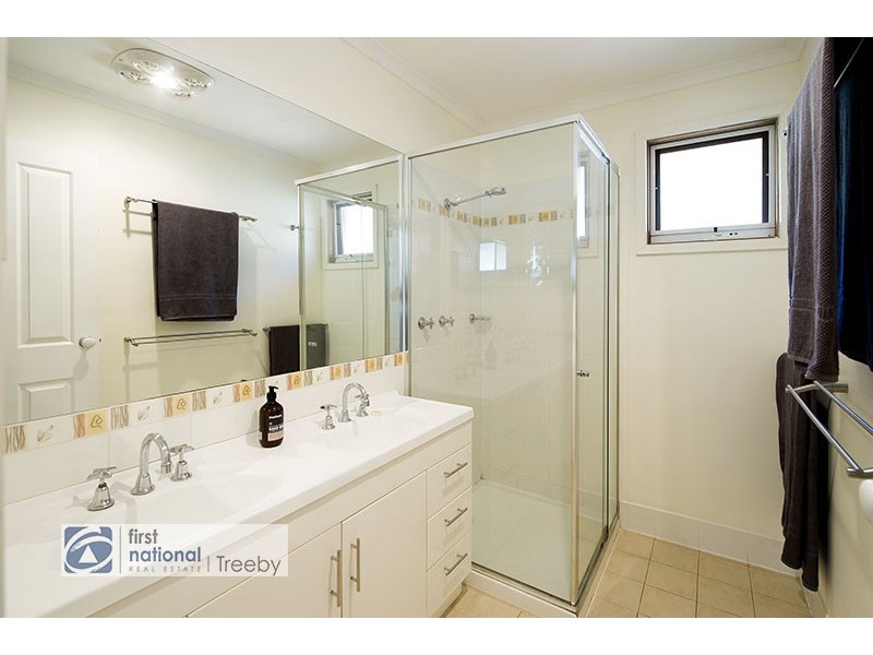 15 Berry Road, Bayswater North VIC 3153