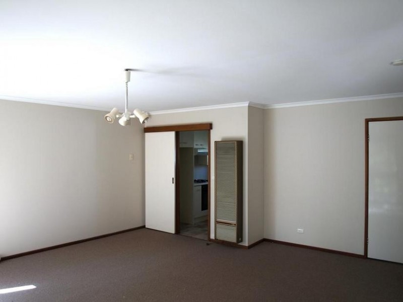 2/18 Andrew Street, Ringwood VIC 3134