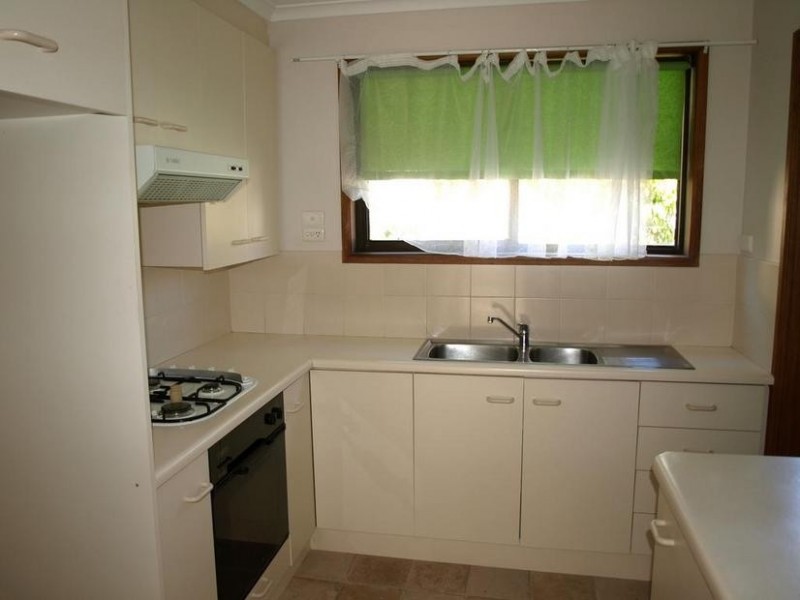 2/18 Andrew Street, Ringwood VIC 3134