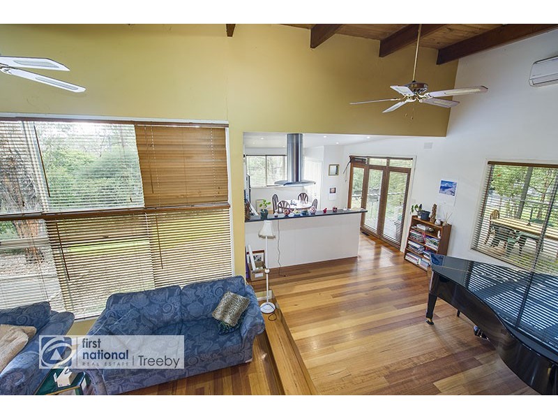 18 Ruthven Way, Ringwood East VIC 3135