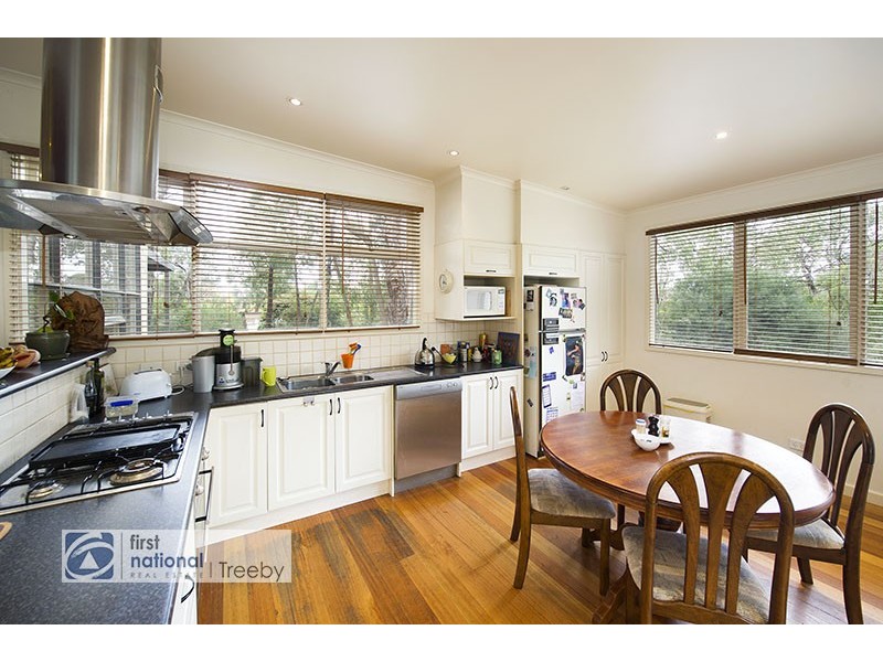 18 Ruthven Way, Ringwood East VIC 3135