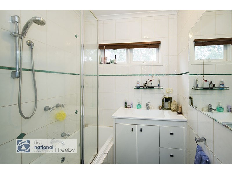 18 Ruthven Way, Ringwood East VIC 3135