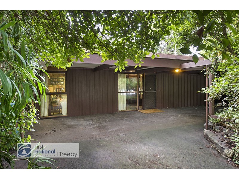 20 Pine Crescent, Ringwood North VIC 3134