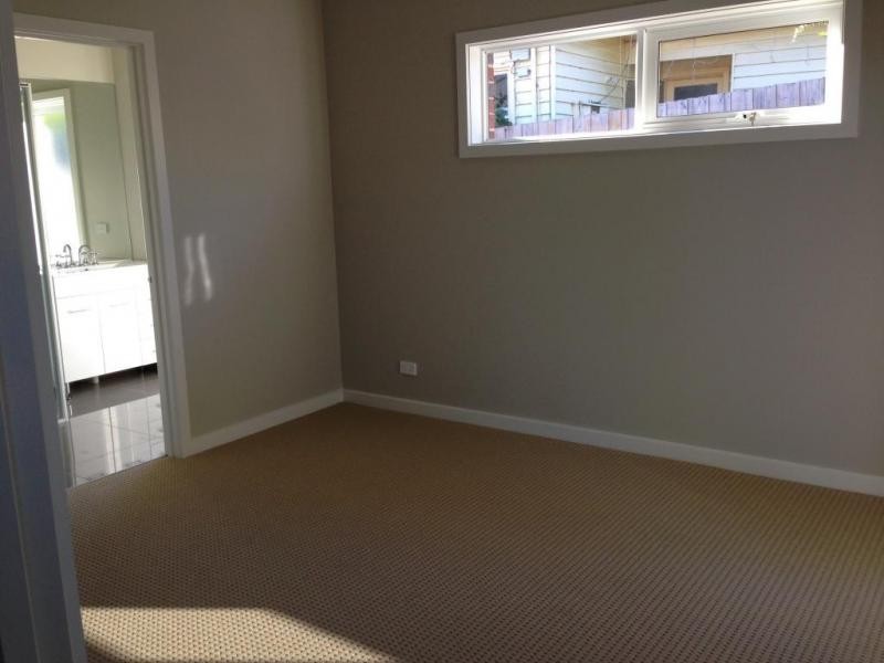 1/4 Maidstone St, Ringwood VIC 3134