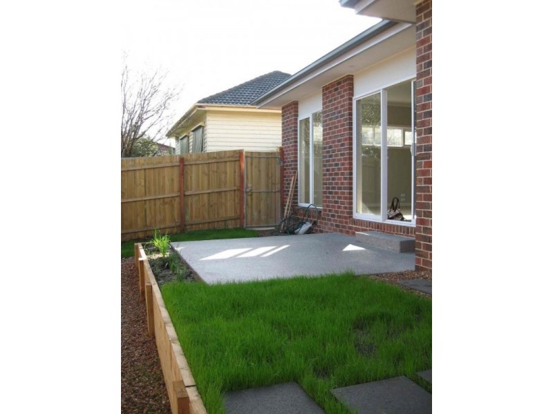 1/4 Maidstone St, Ringwood VIC 3134