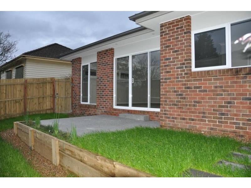 1/4 Maidstone St, Ringwood VIC 3134