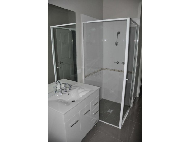 1/4 Maidstone St, Ringwood VIC 3134