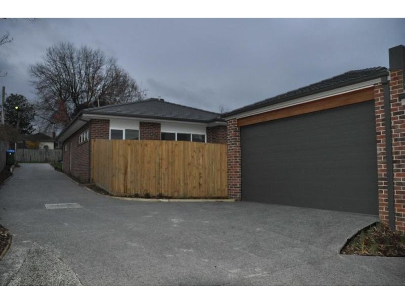 1/4 Maidstone St, Ringwood VIC 3134