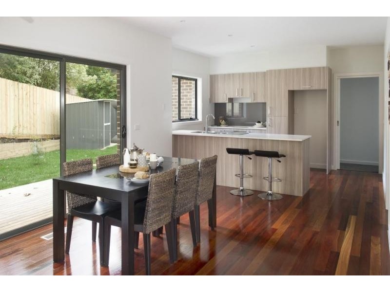 2/6 William Street, Ringwood VIC 3134