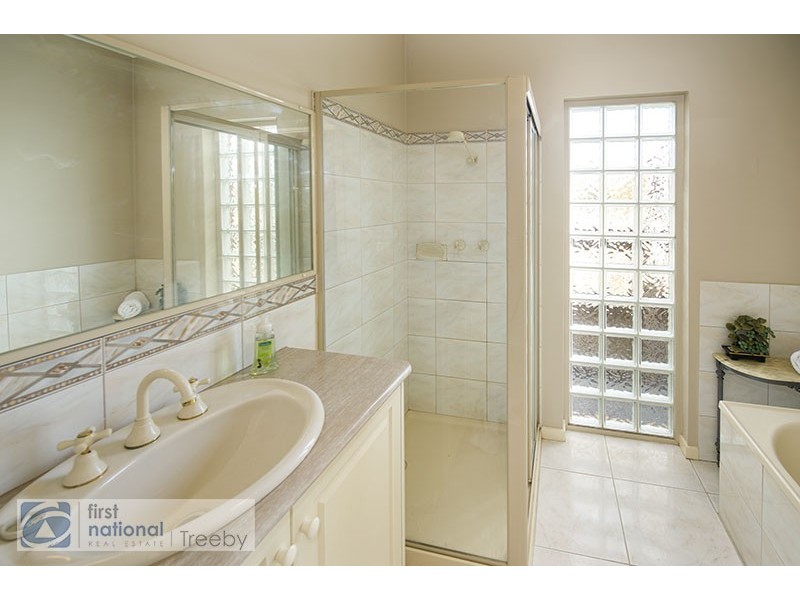 17 Wilkins Grove, Ringwood East VIC 3135