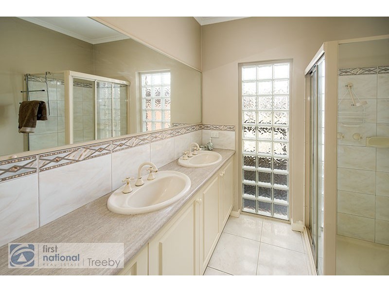 17 Wilkins Grove, Ringwood East VIC 3135