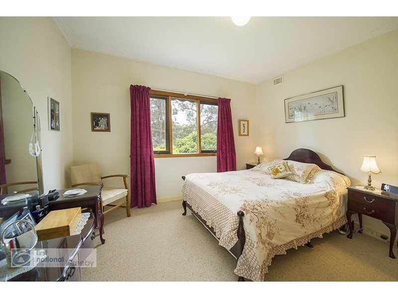 1 Felix Crescent, Ringwood North VIC 3134