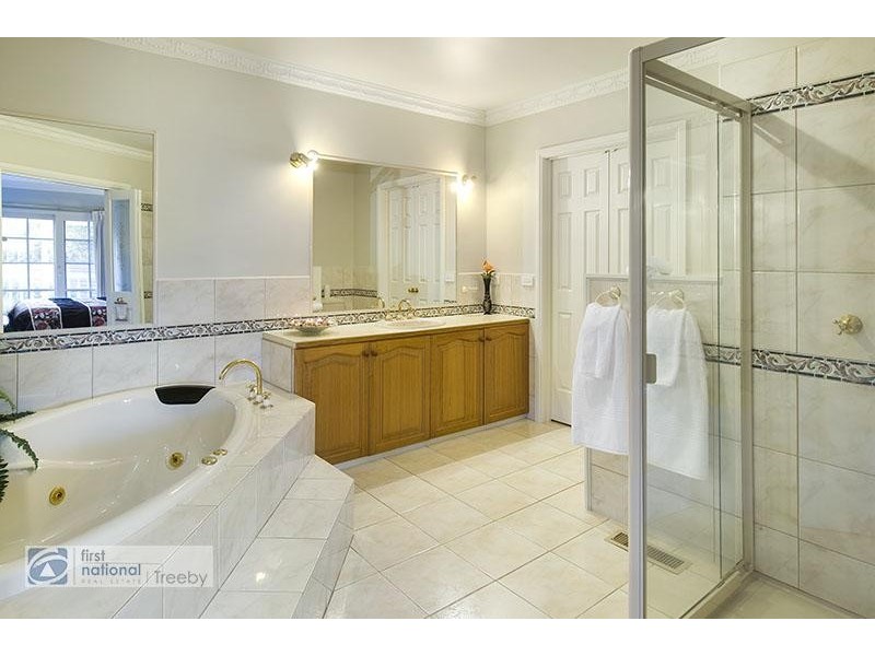 38 Patrick Avenue, Croydon North VIC 3136