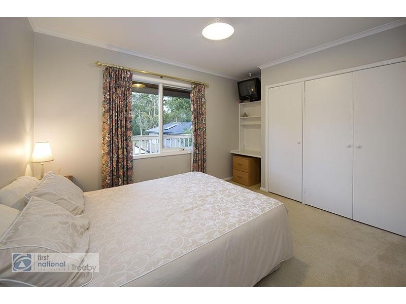 38 Patrick Avenue, Croydon North VIC 3136