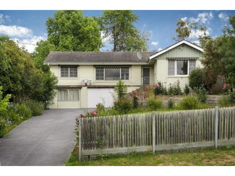 13 Central Avenue, Mooroolbark VIC 3138