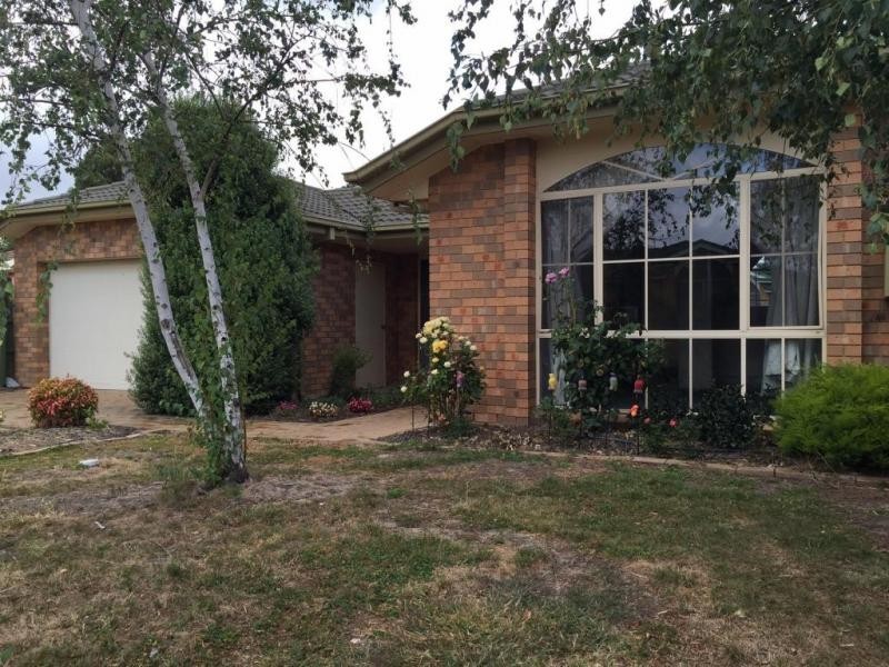 28 Ramble Crescent, Croydon VIC 3136