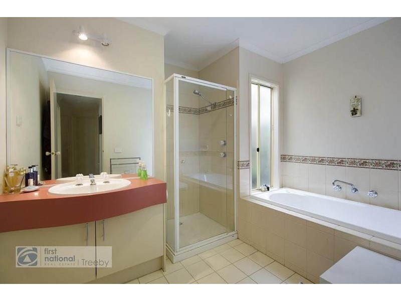 31 Aumann Court, Croydon North VIC 3136