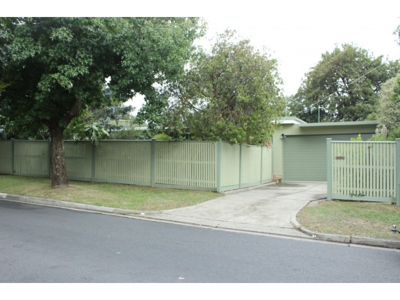 1 Rosebank Avenue, Ringwood North VIC 3134