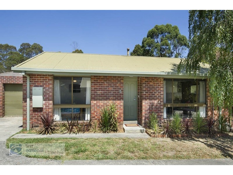 2/68 Lincoln Road, Croydon VIC 3136