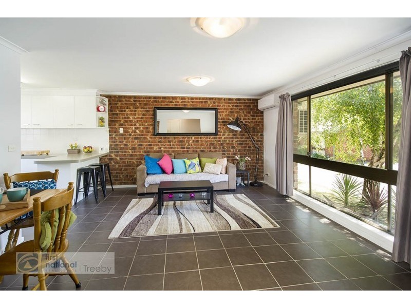 2/68 Lincoln Road, Croydon VIC 3136