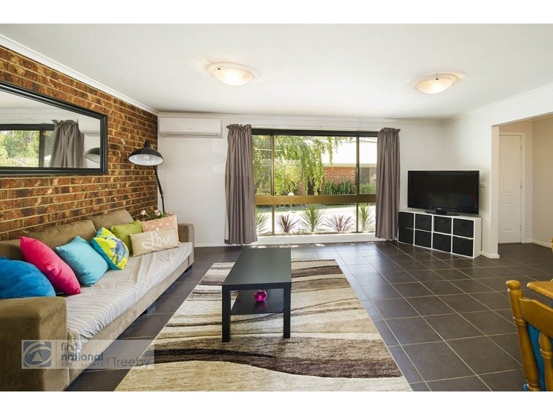2/68 Lincoln Road, Croydon VIC 3136