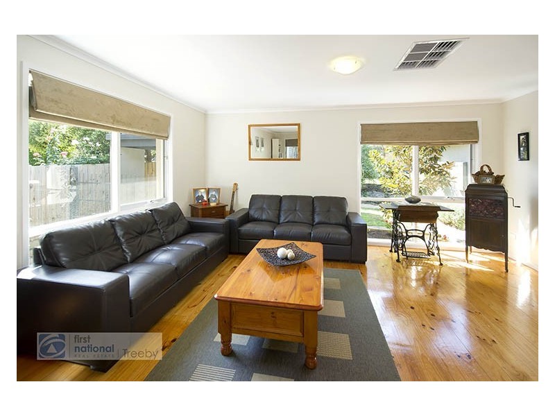 43 Angelica Crescent, Croydon Hills VIC 3136