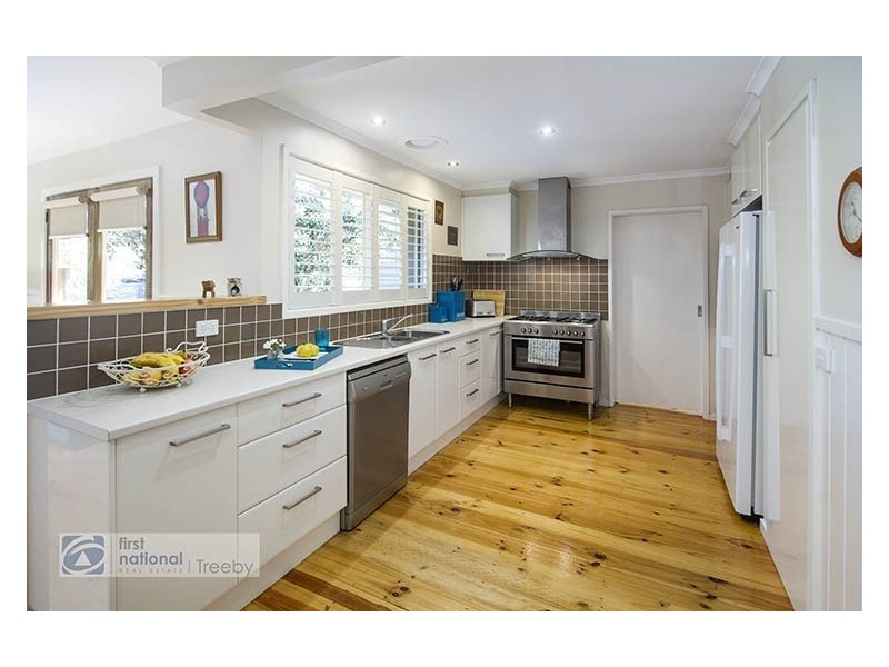 43 Angelica Crescent, Croydon Hills VIC 3136