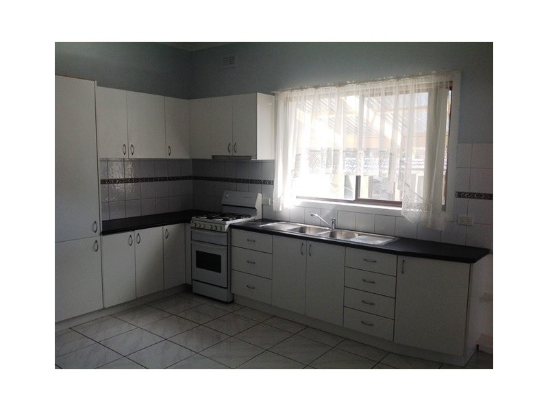 1/8 Maidstone St, Ringwood VIC 3134