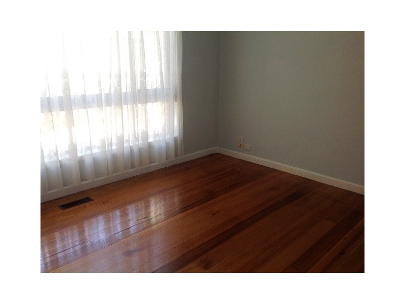 1/8 Maidstone St, Ringwood VIC 3134