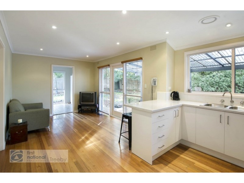 9 Holyrood Crescent, Ringwood VIC 3134
